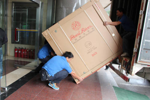 新晃钢琴贵重工艺品无忧运